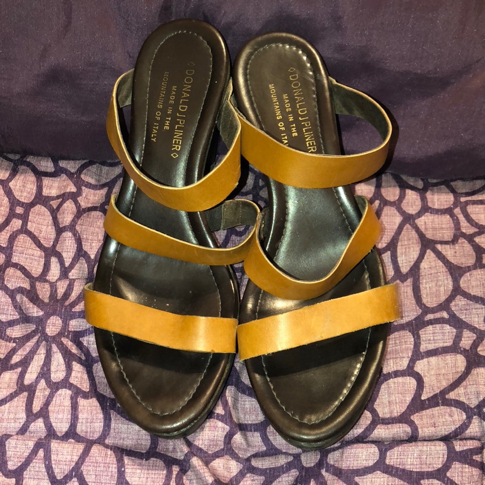 Donald j Pliner heels  w/ 3 brown straps